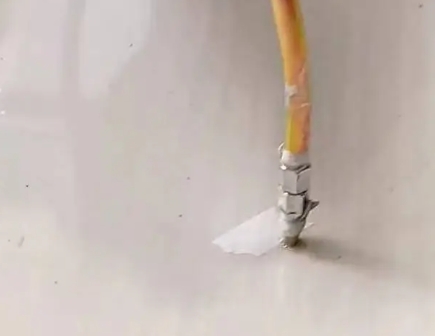 顺城瓷砖空鼓维修公司专业解答在瓷砖铺贴过程中，如果使用的砂料过粗（如全部使用了粗砂），可能会导致以下问题